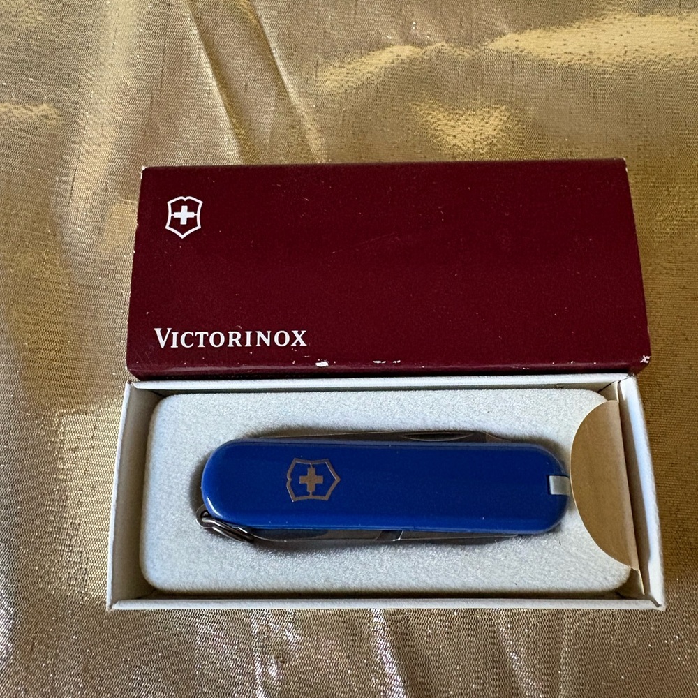 Victorinox Classic Blue Swiss Army Multi Tool Pocket Knife